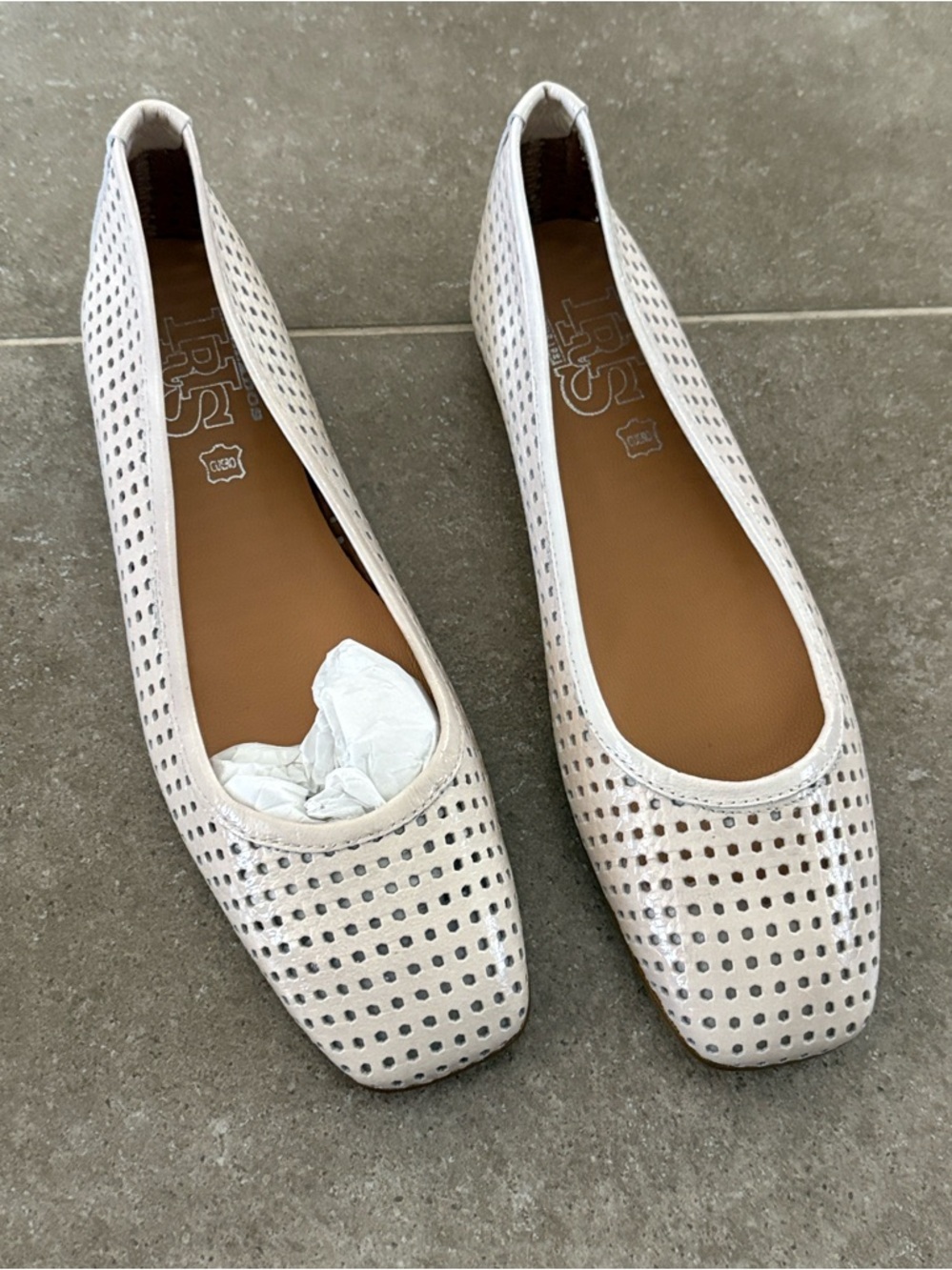 NEW Iris Calzados Women's Leather Ballet Flats